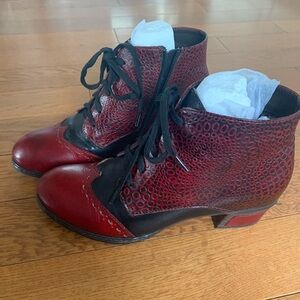Vintage red boots size 7.5